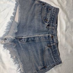 Levi shorts Size 27/28