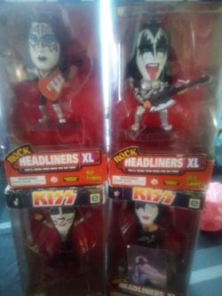 Kiss Headliner