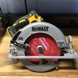 Cordless circular saw Dewalt X-ray 20v