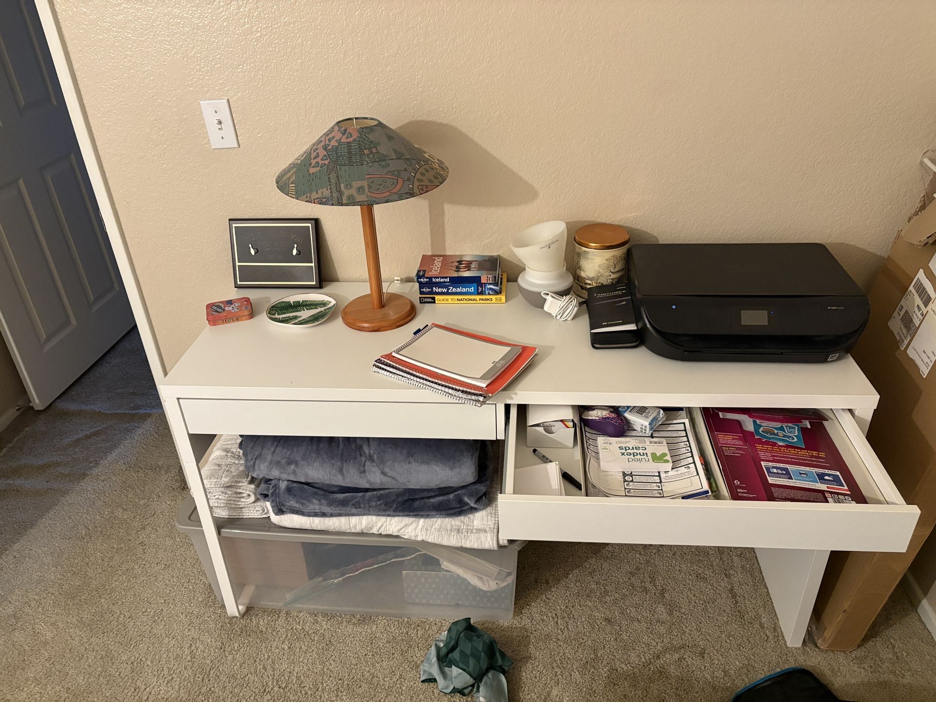 Great Condition Desk + Swivel Chair