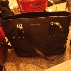 Authentic MK Purse With Matching Wallet 