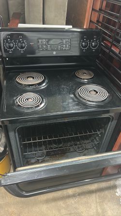 GE Electric Stove
