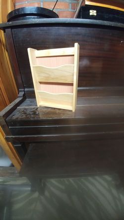 Letter keys holder
