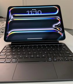Apple iPad Pro 11” M5 + Magic Keyboard