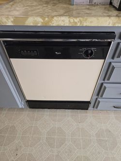 Lavadora de platos  marca Whirlpool