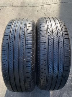 Two 235-60-18 Hankook Kinergy GT