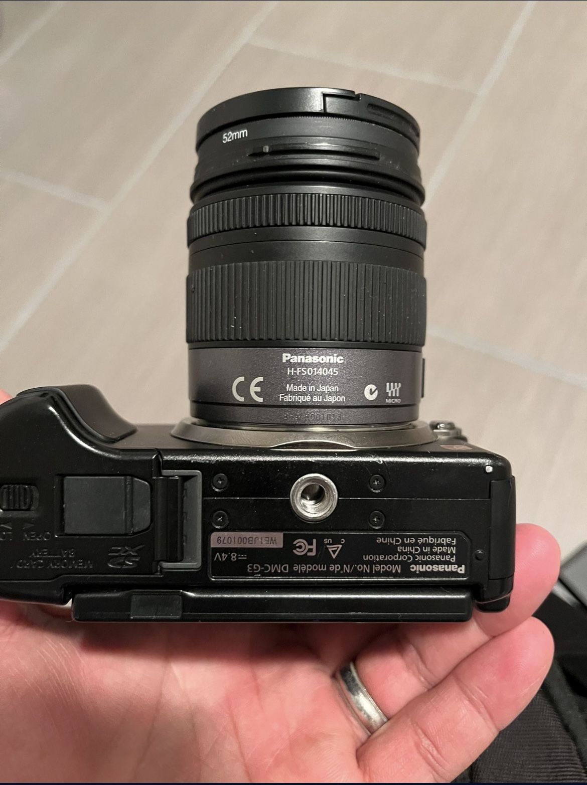 Sony-Camera-with-lens