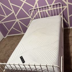 Bed Frame And Mattress Twin Good Condition 
