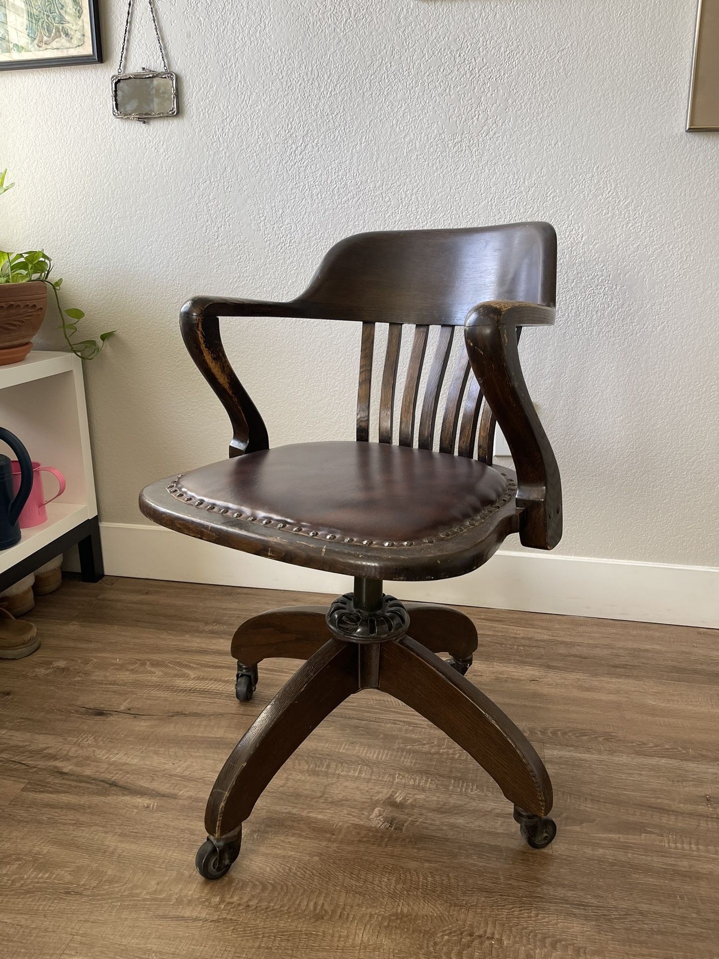 Antique chair 19th Century Vintage Sheboygan Crocker Chair Co.