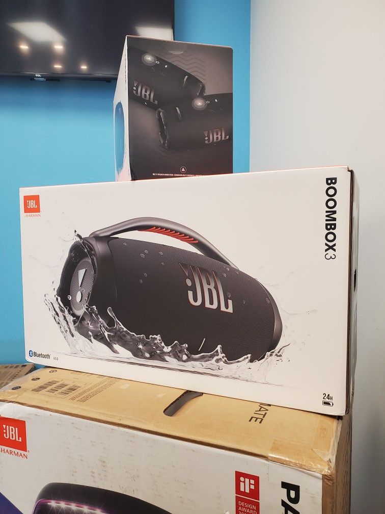 JBL Boombox 3 Bluetooth Speaker Brand New - $5 Today and the rest later 🤗 Message Us Now!