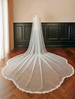 Bridal Veil-$20 US Cash Only. Pick-Up in Clovis. No Delivery.