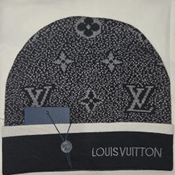 Louis Vuitton Black/White Monogram Beanie