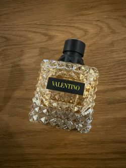 New Valentino Donna Born in Roma Yellow Dream Eau de Parfum with Rose & Musk