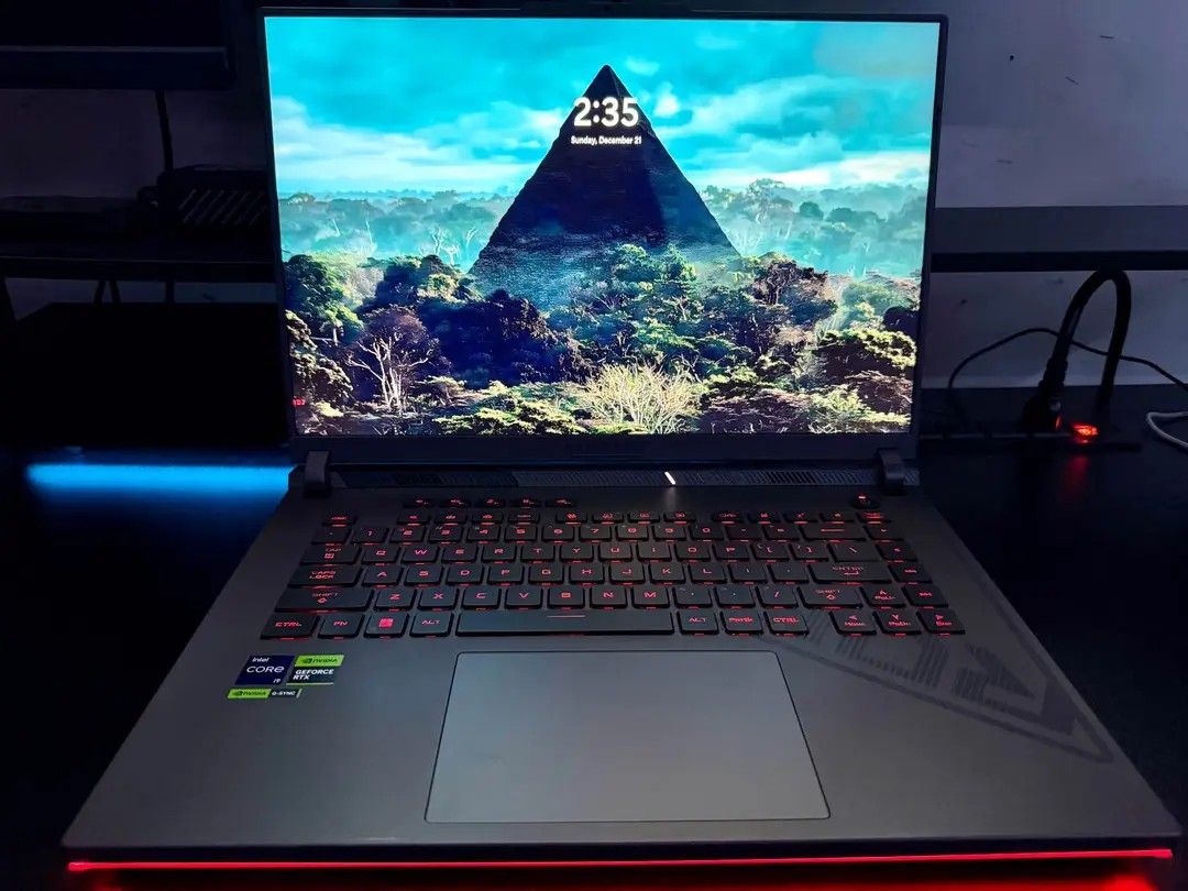 ASUS ROG Strix G16 Gaming Laptop.
G614JI