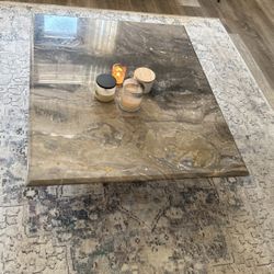 Marble Coffee Table And Rug 