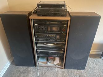 Retro Sharp stereo system with speakers