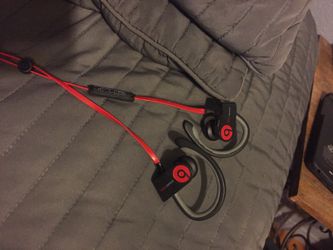 Powerbeats earphone wireless
