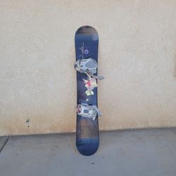 Ride solace snow board. Great condition. Im asking $50.00