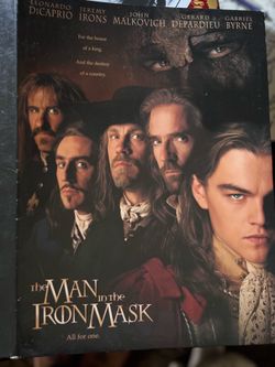 Original 1998 The Man in the Iron Mask MGM Press Kit, folder plus publicity photo.