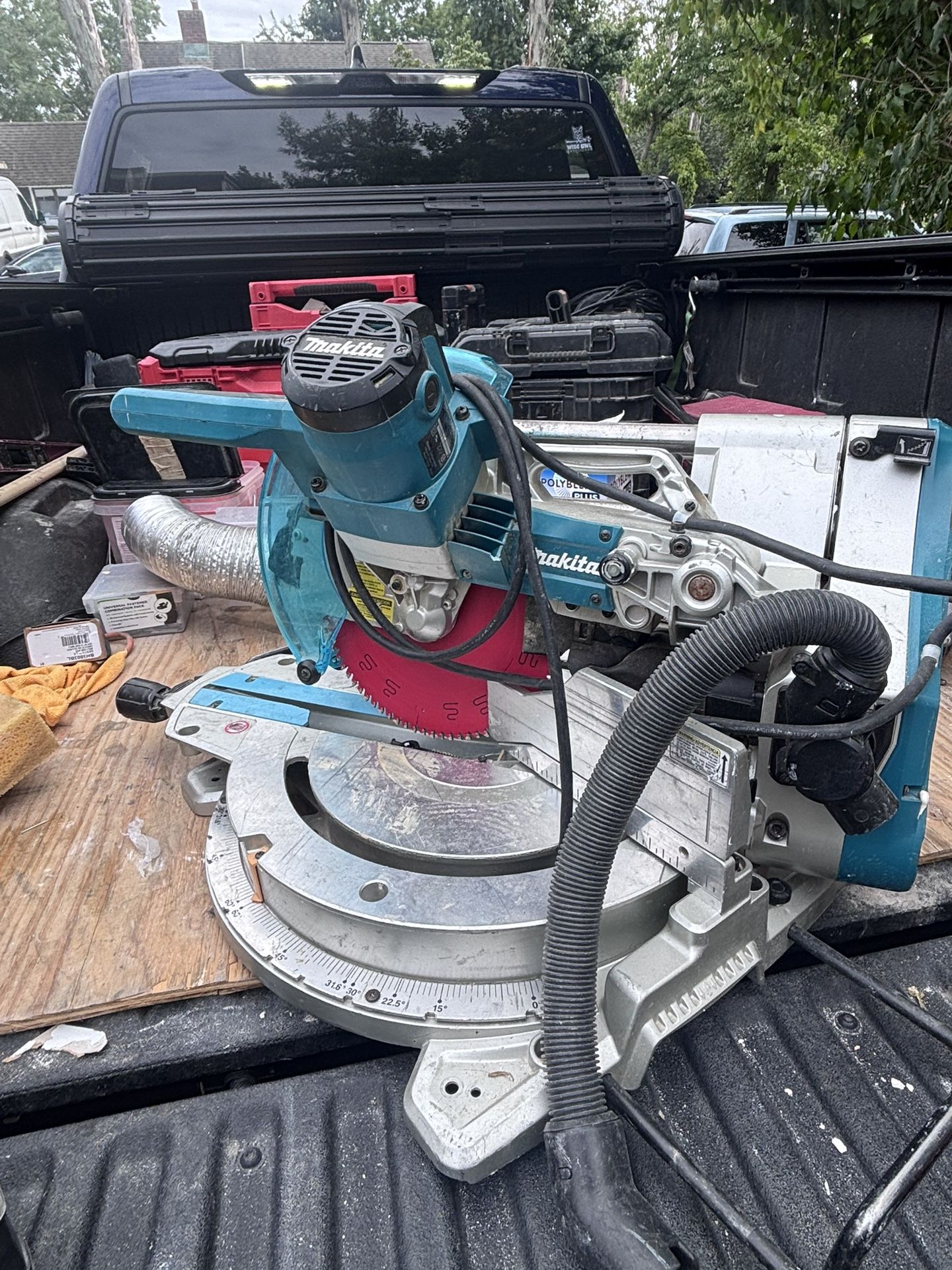 Mikita Miter Saw