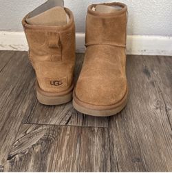 UGG Size 6