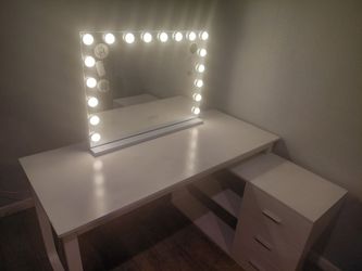 Nice White Vanity