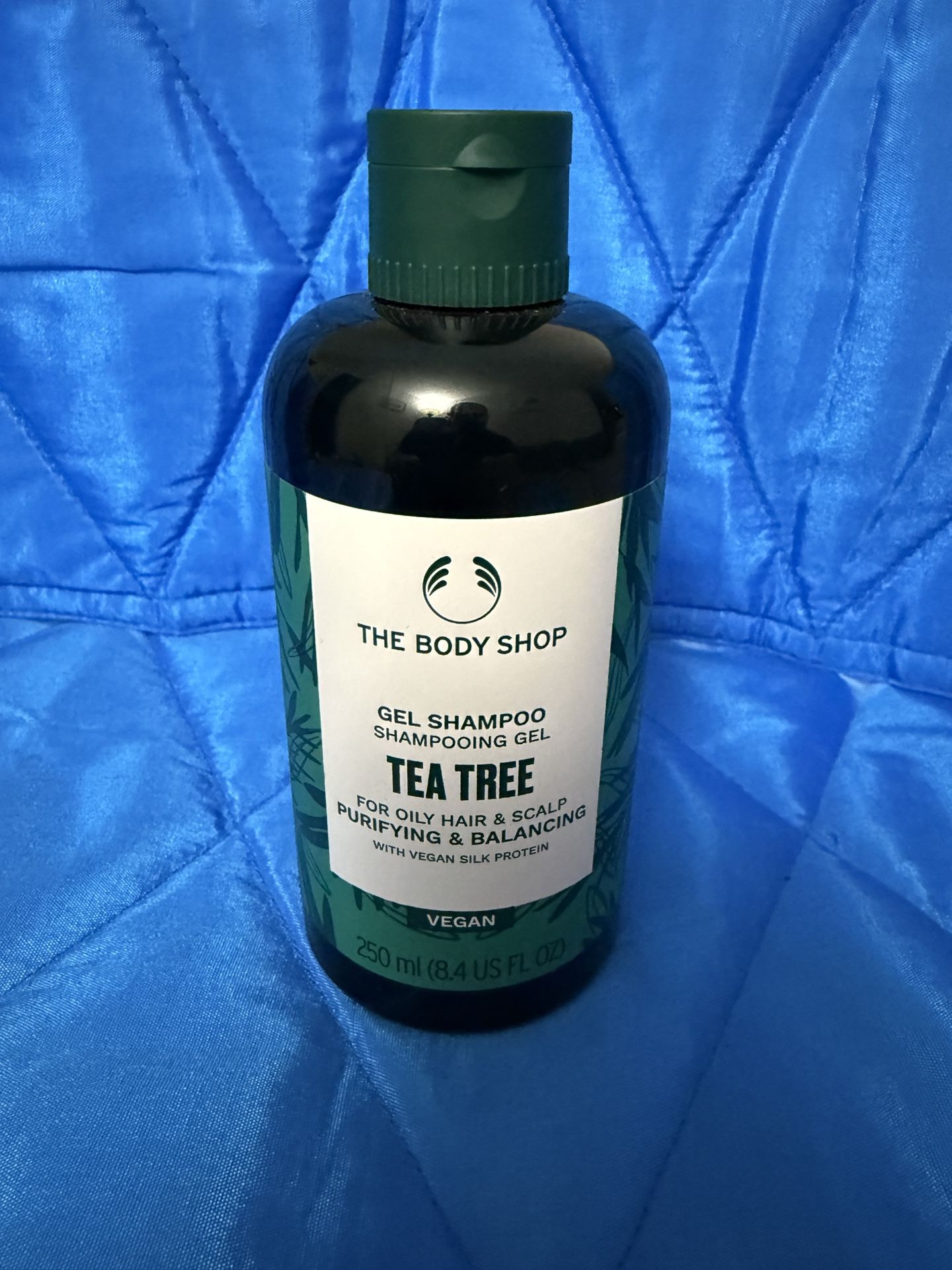 The Body Shop Tea Tree Purifying & Balancing Gel Shampoo 250 ML