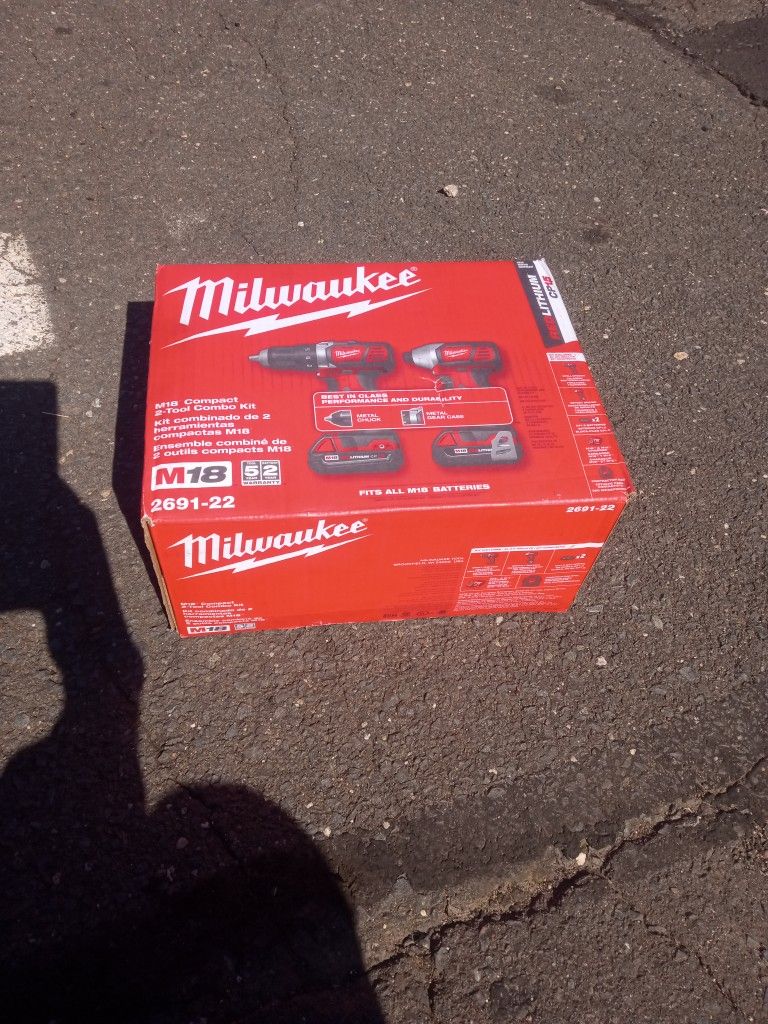 Milwaukee Drill Impact Set