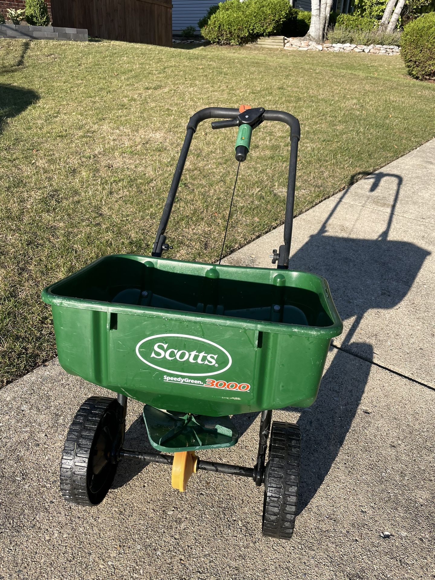 Scotts Speedy Green 3000 Spreader/Seed/Fertilizer