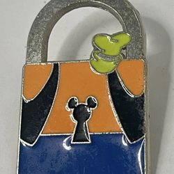 Disney Character Lock Goofy Mickey Mouse Keyhole Trading Pin