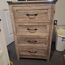 Cajonera  Nueva. 