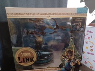 Link F4F Statue