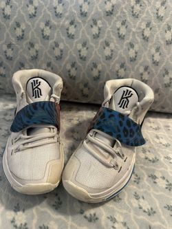 Kyrie 6 (Vast Grey) Size 7.5