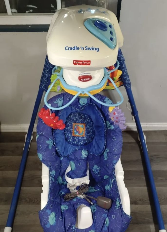 Fisher-Price Ocean Wonders Aquarium Cradle Swing