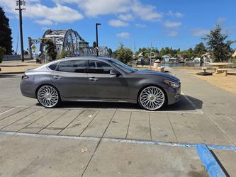 Infiniti Q70l
