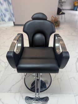 Professional Hydraulic Shampoo Chair – Black (Excellent Condition)