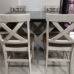 Kitchen Table With Leaf-sits 6-8 People 