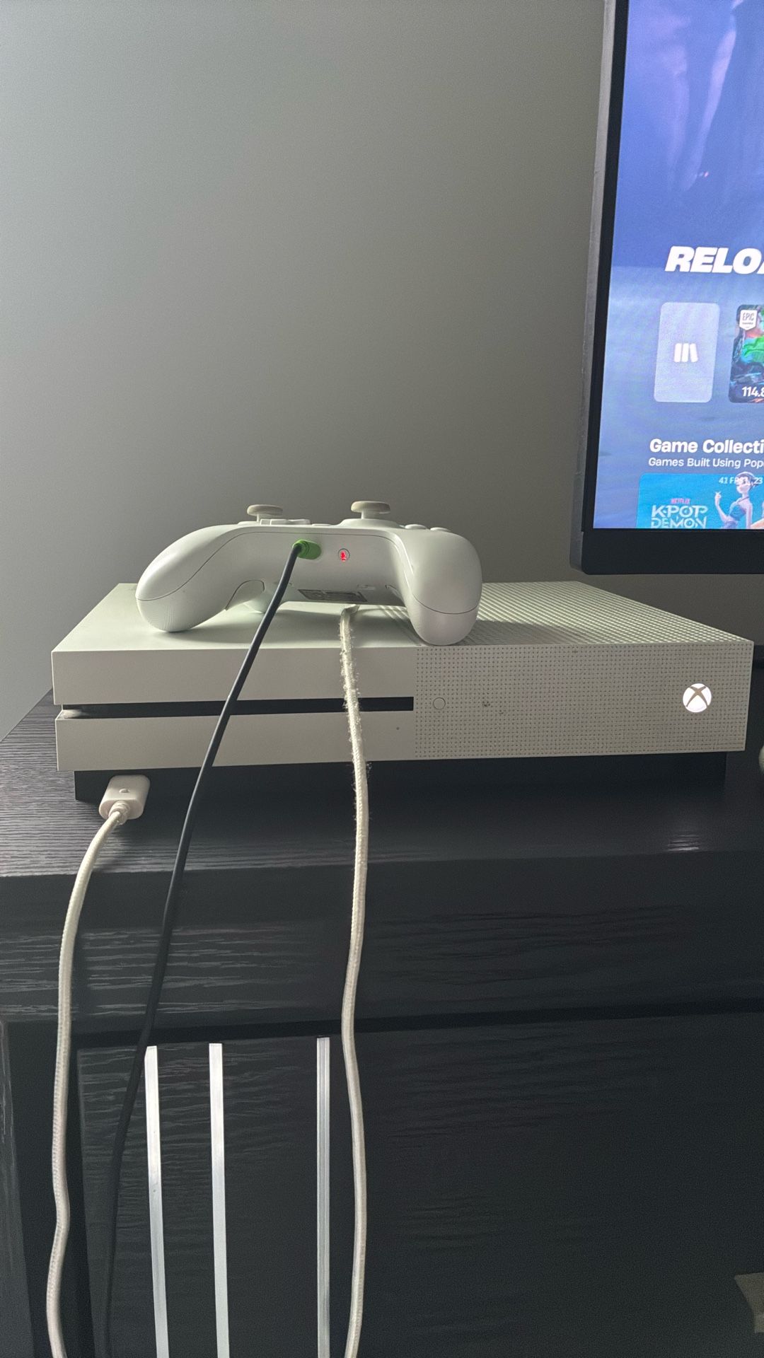 Xbox One S With Controller And Headphones