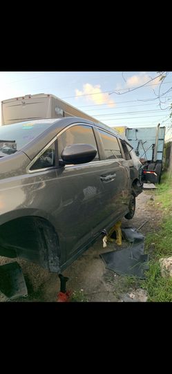 2012-2017 honda odyssey doors (driver side)