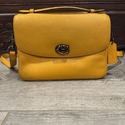 Coach Cassie Crossbody Bag 68348 Yellow Pebbled Leather Turnlock