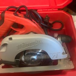 Milwaukee magnesium 7 1/4 corded tilt lock circular saw