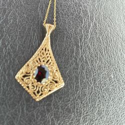 14 Kt Gold Garnet Charm And Chain 