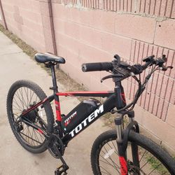 Red & Black Light Weight Electric bike ebike E-bike 28mph 40miles. Keys & Charger. I want $800! Lowest $320!  Need some work done