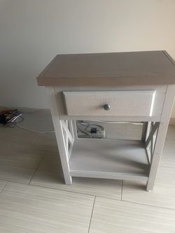 Corner Table