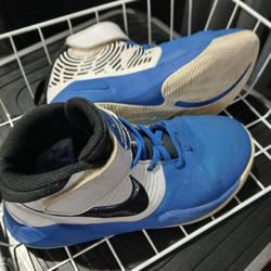 LITTLE BOYS NIKE SHOES SZ 13