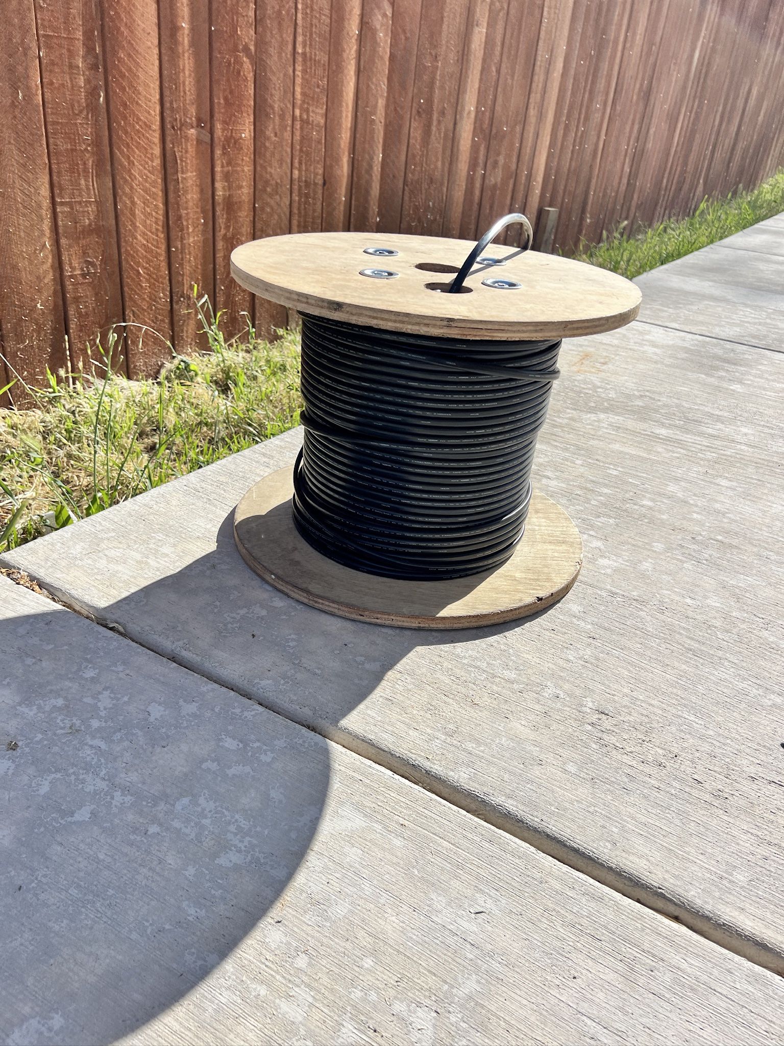 12/2 AWG Sunlight and Oil Resistant Romex.