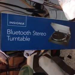 Insignia Turntable Like New