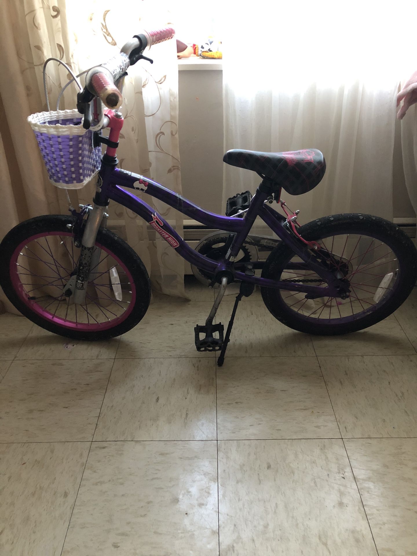 18" Monster High Girl's Bike