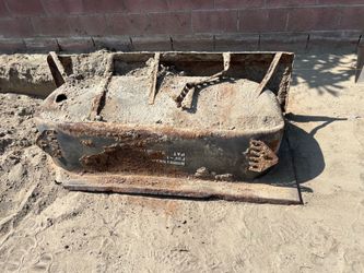 Free old metal bathtub