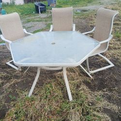 Table With Chairs 
